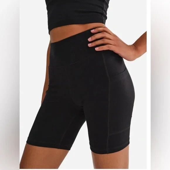 MATE THE LABEL WOMEN'S ORGANIC COTTON POCKET BIKER SHORTS BLACK - Picture 1 of 6